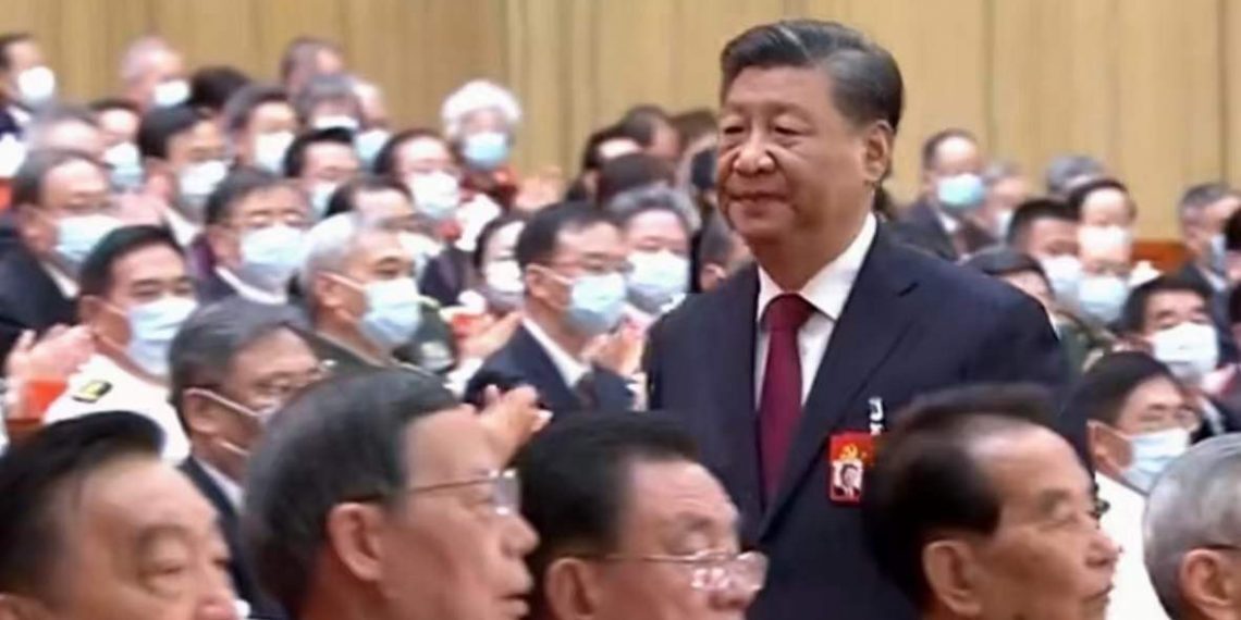 中共二十大16日上午在人民大会堂开幕 习近平正在作报告（视频及图集）