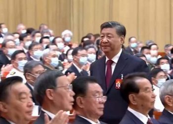 中共二十大16日上午在人民大会堂开幕 习近平正在作报告（视频及图集）