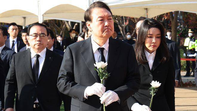 五六人故意推挤或是主因 梨泰院踩踏惨案考验尹锡悦执政当局