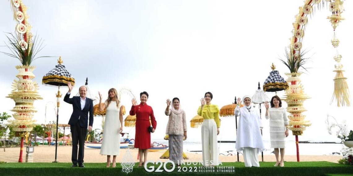 [视频+图片]习近平夫人彭丽媛出席G20领导人峰会配偶活动