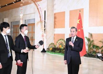 王毅就中美元首会晤向媒体介绍情况并答问