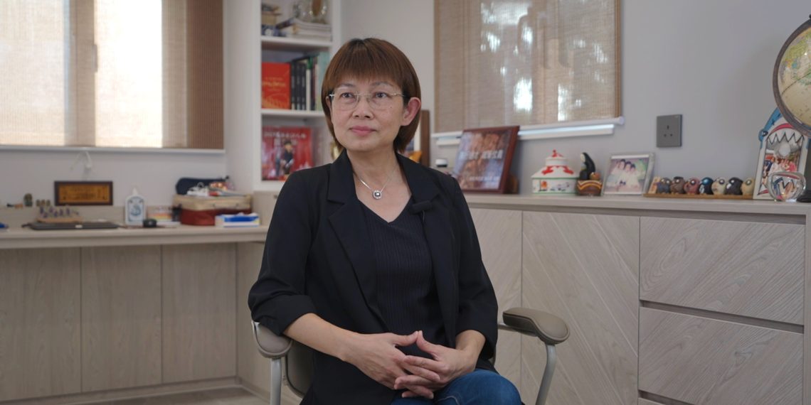香港大V屈颖妍揭秘当年非法“占中”如何教唆年轻人违法