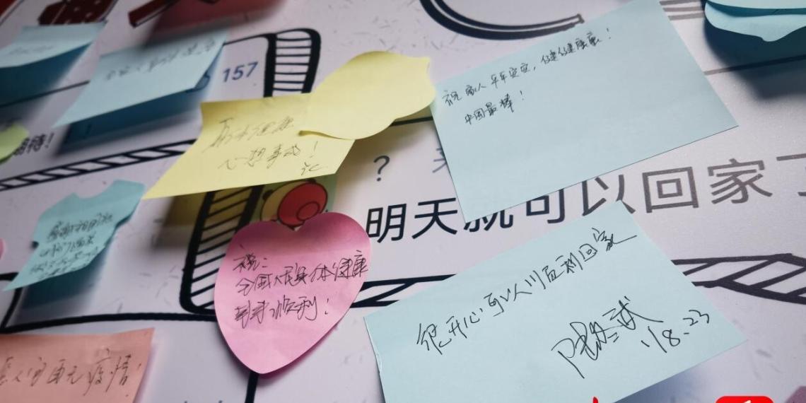 直击香港通关|多图!通关首日香港旅客迫不及待返乡团聚