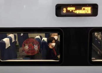 广深港高铁香港段恢复通车 前方到站：香港西九龙