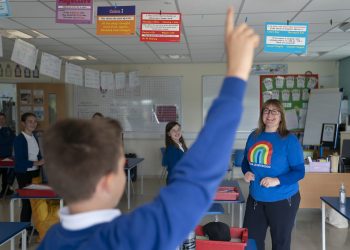 英国人数学真差吗？首相为何要“鸡娃”到18岁