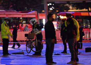 突发！广州发生小车碰撞行人事故 造成5死13伤