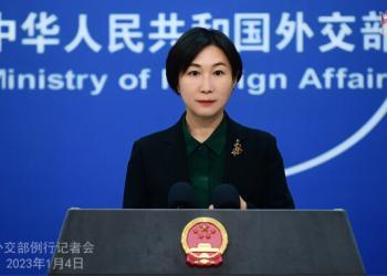 外交部发言人：希望各方避免政治化疫情的言行
