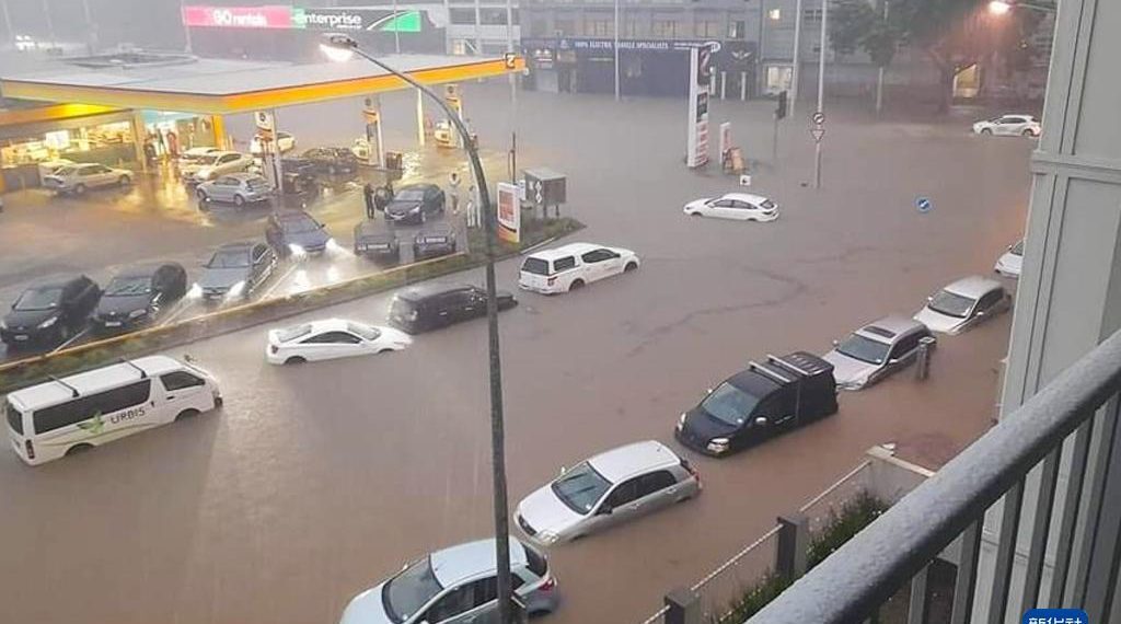 新西兰奥克兰暴雨成灾进入紧急状态