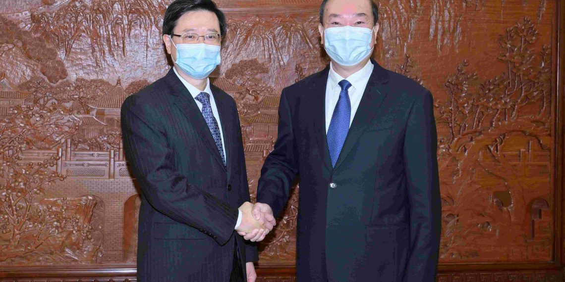 李家超訪穗深 行程創三個「第一」