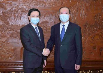 李家超訪穗深　行程創三個「第一」