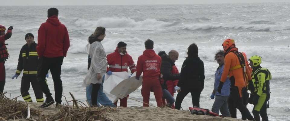 意大利发生移民船沉没事故 至少 60人死亡