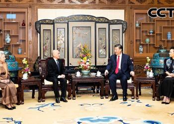 （视频）习近平夫妇会见柬埔寨国王和太后：这里就是你们的家 欢迎你们回家