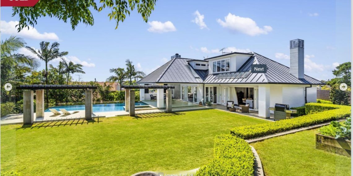 #image_a luxury home on Bell Road, Auckland