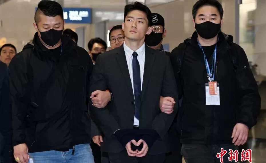 韩警方在机场拘留前总统全斗焕之孙。