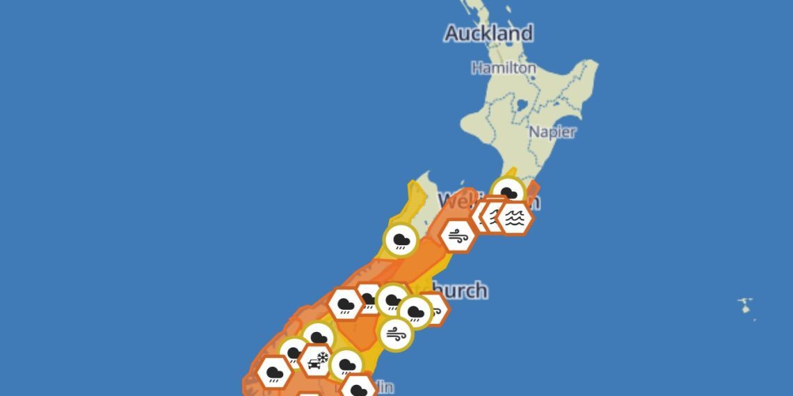 南岛面对强劲潮湿的西北风 但尼丁居民需为大洪水做好准备