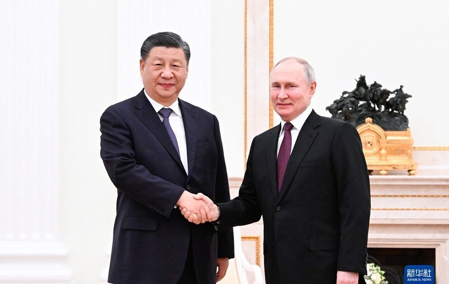 习近平会见俄罗斯总统普京