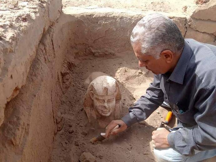 埃及出土“笑脸”狮身人面像