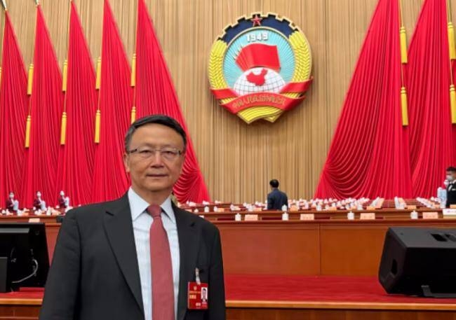 太敢说了！两会「最狠最强」提案，这是要动多少人的“铁饭碗”？