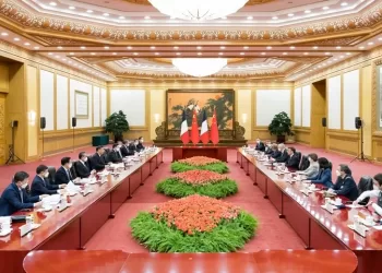 4月6日下午，国家主席习近平在北京人民大会堂同来华进行国事访问的法国总统马克龙举行会谈。