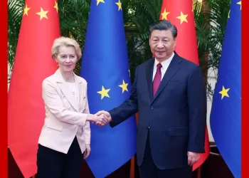 4月6日下午，习近平主席在人民大会堂会见欧盟委员会主席冯德莱恩。
