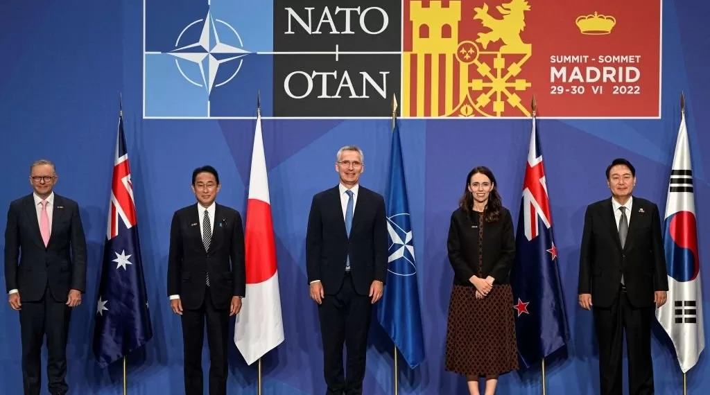 新西兰前总理杰辛达·阿德恩在马德里北约峰会上。