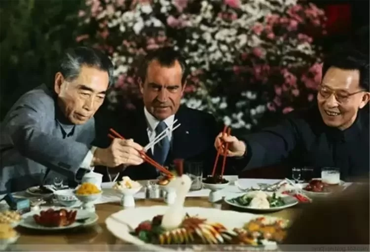 1971年周恩来总理设淮扬菜宴招待美国总统尼克松。