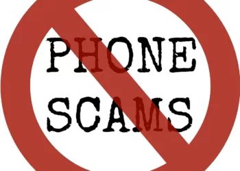phone frauds 电信诈骗例图。
