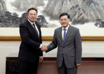 5月30日，中国国务委员兼外长秦刚在北京会见特斯拉首席执行官马斯克。