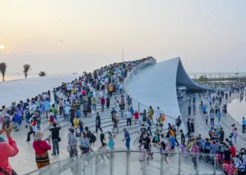 中国旅游景点的人潮。