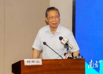 5月15日下午，钟南山在来瑞特韦上市后临床研究启动仪式上。