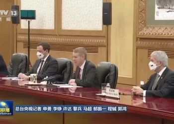 中国国家主席习近平会见新西兰总理希普金斯。