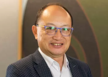 因“利益冲突”在6月16日宣布辞去新西兰种族关系专员的Meng Foon。