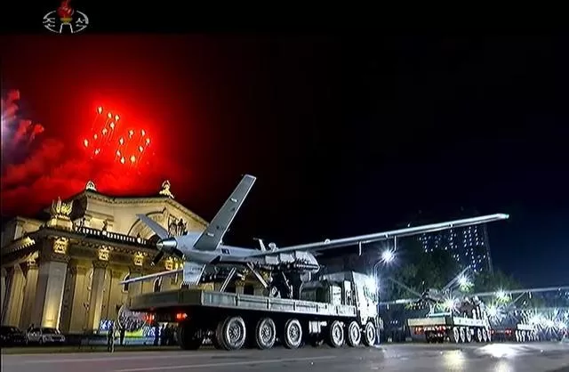 7月28日,朝鲜中央电视台发布新型无人机影像。