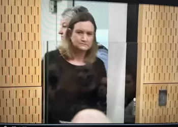 对劳伦·迪卡森 (Lauren Dickason) 的审判已于7月17日在基督城高等法院开始，她被指控于 2021 年在蒂马鲁谋杀了她的三个年幼的女儿。