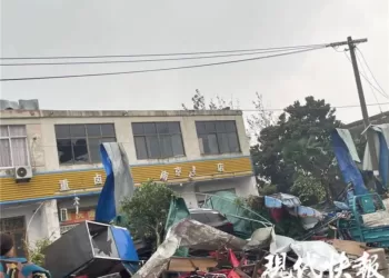 江苏两地遭遇龙卷风已致10人死亡！