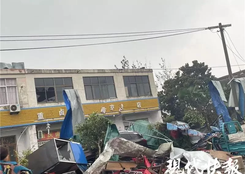 江苏两地遭遇龙卷风已致10人死亡!