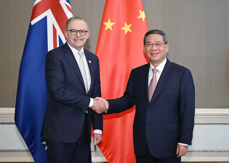 当地时间9月7日上午，中国国务院总理李强在雅加达出席东亚合作领导人系列会议期间会见澳大利亚总理阿尔巴尼斯。