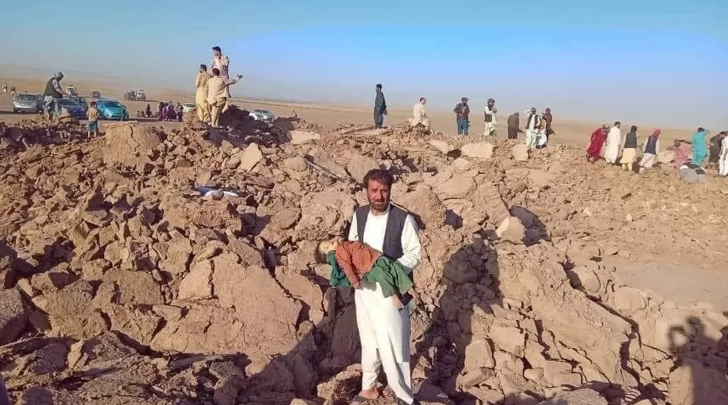 阿富汗西北部的赫拉特地区两次 6.3 级地震已造成重大伤亡。