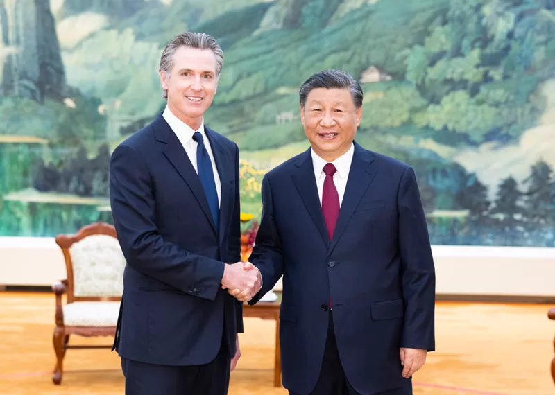 10月25日下午,中国国家主席习近平在北京人民大会堂会见美国加利福尼亚州州长纽森。