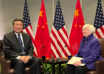 中国国务院副总理何立峰和美国财政部长珍妮特·耶伦周五会见媒体，然后继续周四在旧金山开始的会谈。