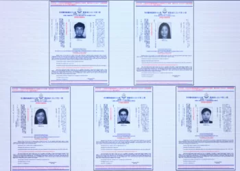 香港警務處國家安全處12月14日舉行記者會公布新一批通緝名單，涉及5名現正身處海外的人士，5人分別是鄭文傑、許穎婷、邵嵐、霍嘉誌及蔡明達，每人懸紅100萬元。