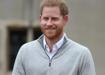 Prince Harry wins phone-hacking lawsuit against Mirror Group Newspapers