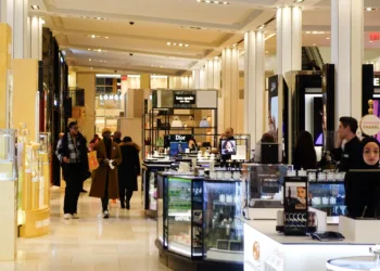 美国梅西百货计划未来三年关闭150家门店