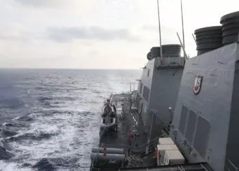 應對伊朗　美國重新部署兩艘驅逐艦