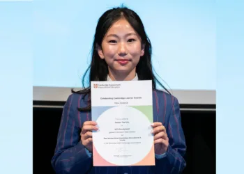 “玩出来的状元”——记在新西兰远北成长的华裔女孩柳叶子