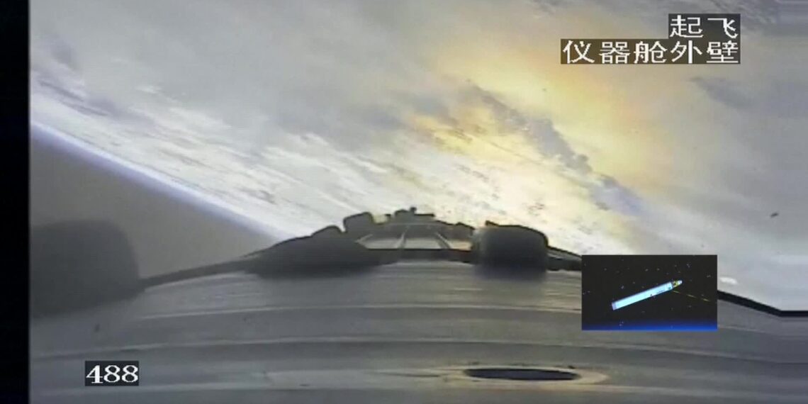 中国探月工程嫦娥六号任务正式启航 发射任务圆满成功(+视频)
