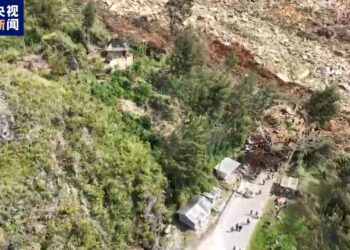 巴新山体滑坡致超2000人被埋（+视频）