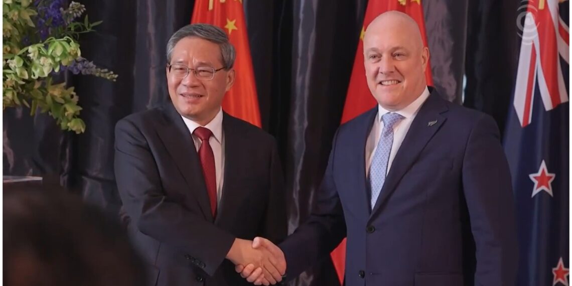中国总理李强抵达惠灵顿开始对新西兰进行正式访问