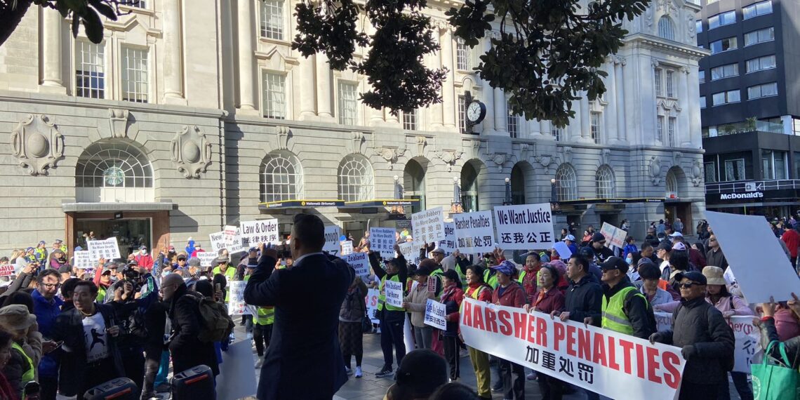 新西兰华人集会抗议治安恶化