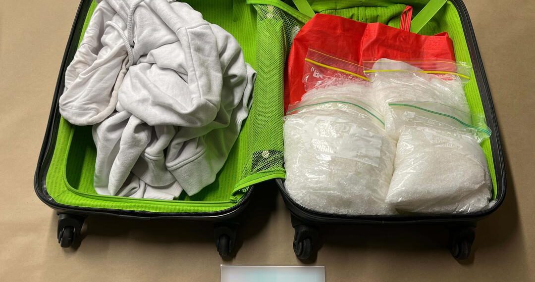 警方在陶朗加港口发现的约 175 公斤甲基苯丙胺。